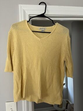 Eddie Bauer Light Yellow Ribbed V-Neck Short Sleeve Top